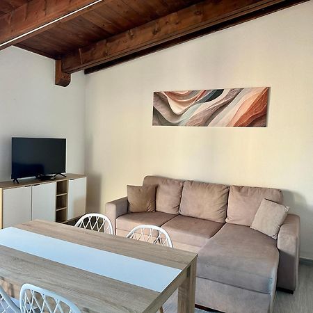 Approdo Apartments Isola Rossa Exterior photo